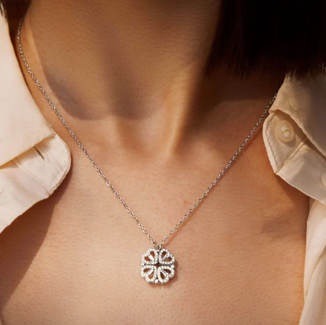 C211 Simple Heart-to-Heart Four-Leaf Clover Necklace for Women - Fashion Lockbone Chain with Heart Folded Design - One Pendant for Two Wears